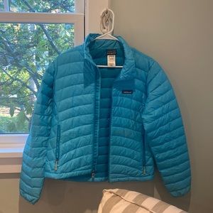 PATAGONIA - lightweight blue zip up puffer